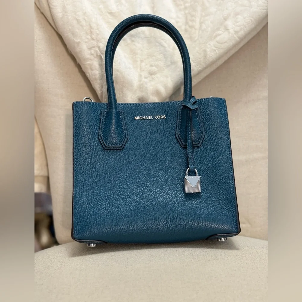 MICHAEL - Michael Kors Teal Mercer Handbag/Crossbody - LIKE NEW!!! - Picture 1 of 14